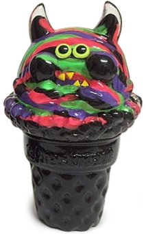 Ice Cream Monster - Two-eye WAO/Neon Color Corn Version figure by Aya Takeuchi, produced by Refreshment. Front view.