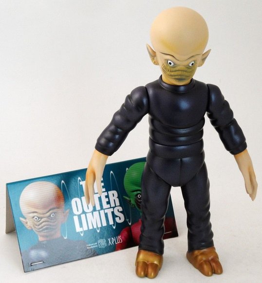 Ikar - The Outer Limits, X-Plus - Original Color figure by Bearmodel, produced by Medicom Toy. Front view.