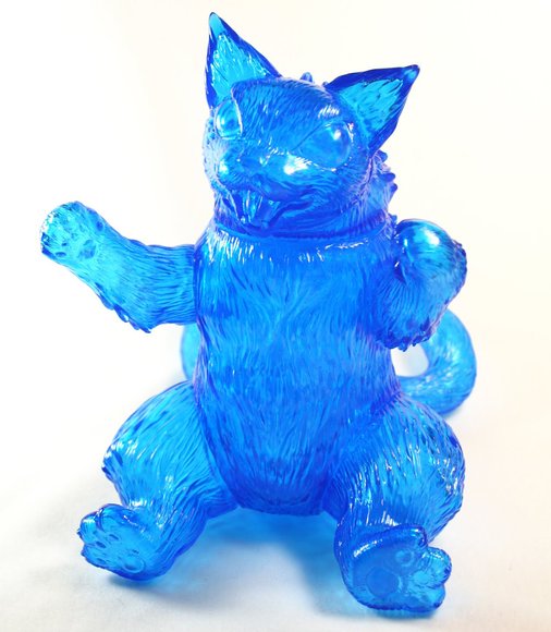 King Negora Blue Clear figure by Mark Nagata, produced by Max Toy Co.. Front view.