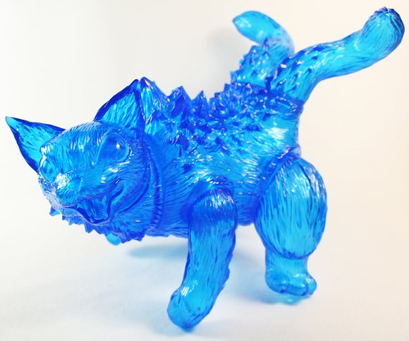 King Negora Blue Clear figure by Mark Nagata, produced by Max Toy Co.. Side view.