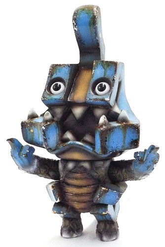 Insult Monster Fu*king - Junk Blue Ver. figure by Touma, produced by Toumart. Front view.