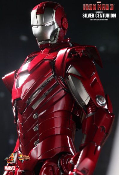 Iron Man 3 : Silver Centurion (Mark XXXIII) figure by Jc. Hong, produced by Hot Toys. Detail view.