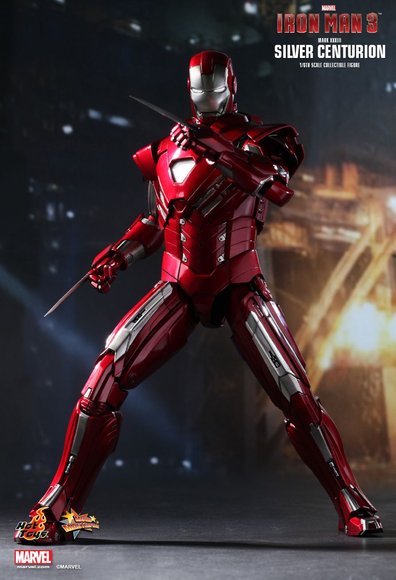 Iron Man 3 : Silver Centurion (Mark XXXIII) figure by Jc. Hong, produced by Hot Toys. Front view.