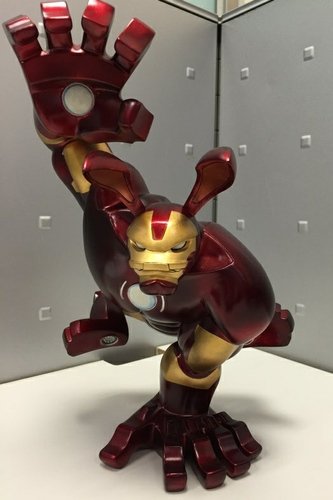 Iron Man figure, produced by Coarsetoys. Front view.