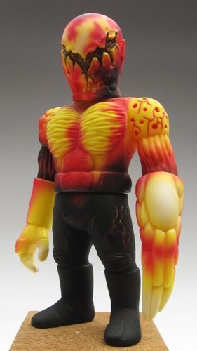 Itchinesu Surtr figure by Atom A. Amaresura, produced by Realxhead. Front view.