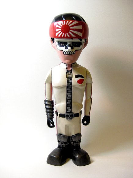 Jaws Bōsōzoku figure by Grimsheep. Front view.