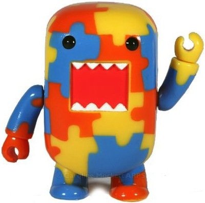 Jigsaw Domo Qee figure by Dark Horse Comics, produced by Toy2R. Front view.