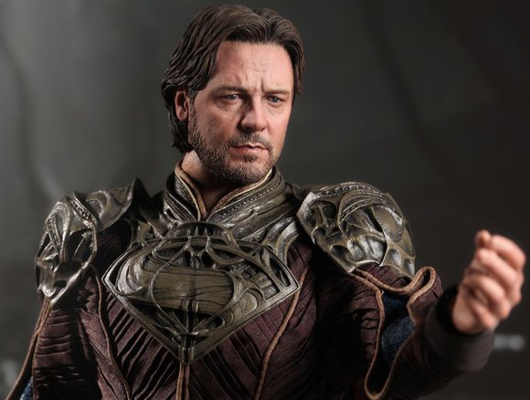 Jor-El figure by Dc Comics, produced by Hot Toys. Detail view.