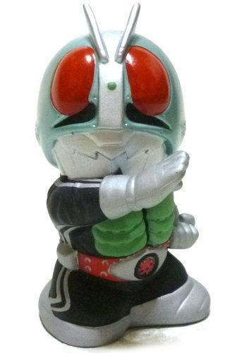 Kamen Rider 1 figure, produced by Banpresto. Front view.