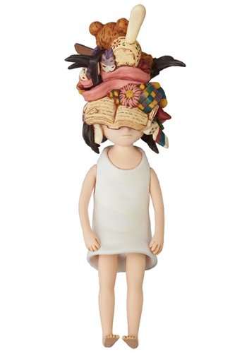 Kamikazari No Shojo (髪飾りの少女) figure by Maico Akiba, produced by Medicom Toy. Front view.