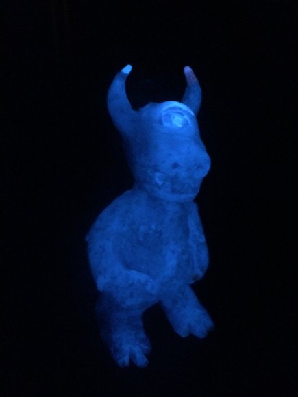 King Kaiju - Blue Glow (Clutter Exclusive) figure by Quinn Humlicek. Front view.