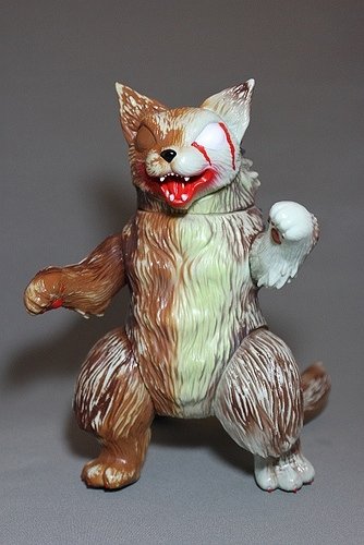 King Negora Hellcat figure by Mark Nagata, produced by Max Toy Co.. Front view.