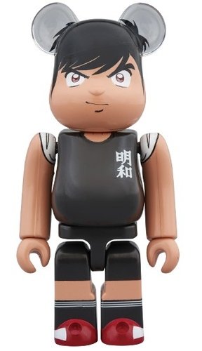 Kojiro Hyuga BE@RBRICK 100% figure, produced by Medicom Toy. Front view.