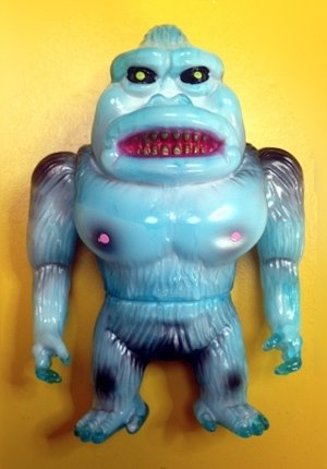 KONINGU - FLOATING MARBLE (CLEAR BLUE W/ WHITE EDITION) figure by Ummikko X Grody Shogun, produced by Ummikko. Front view.