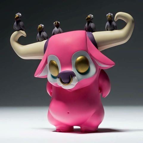 Kwaii You & Me Pink figure by Jpx X Coarse. Front view.