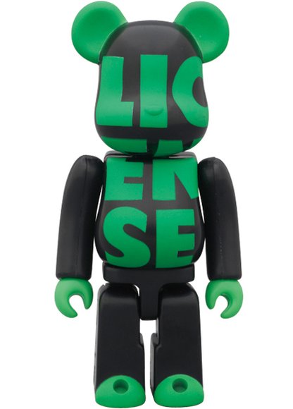 License Be@rbrick 100% figure by Yoshimoto Kogyo, produced by Medicom Toy. Front view.