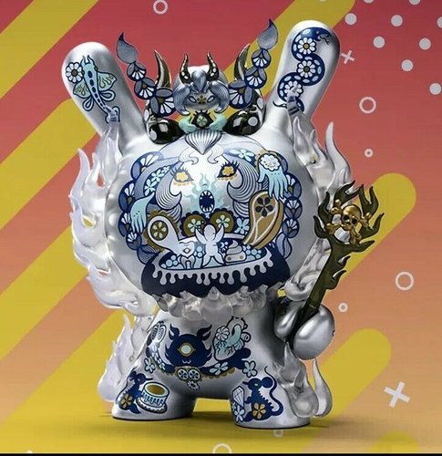 La Flamme- DCON Exclusive Ice Edition figure by Junko Mizuno, produced by Kidrobot. Front view.