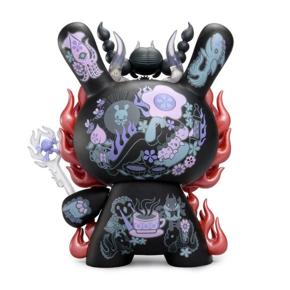 La Flamme- Exclusive Black Edition figure by Junko Mizuno, produced by Kidrobot. Back view.