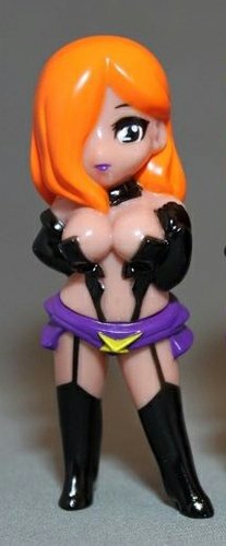 Lady Darkness FACE version figure by Mark Nagata, produced by Max Toy Co.. Front view.