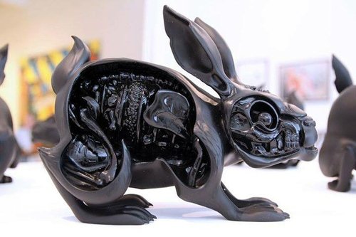 LEPUS PELLIS OS OMENTUM (Slice of the Weird Show ver.) figure by Nychos, produced by Mighty Jaxx. Side view.