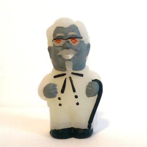 Lil Colonel - Ghost Colonel figure by Paul Lepree, produced by Ultra Pop!. Front view.