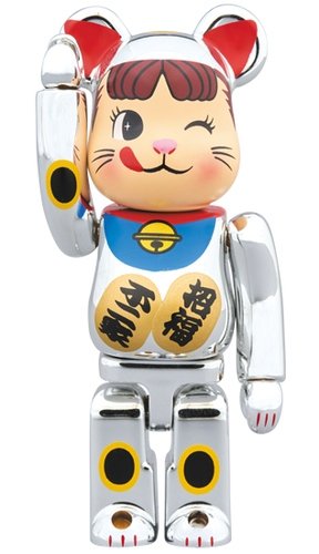 Lucky Cat - Peco-chan Silver plated BE@RBRICK 100% figure, produced by Medicom Toy. Front view.