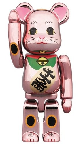 Lucky Cats (Peach gold plated) BE@RBRICK 100% figure, produced by Medicom Toy. Front view.