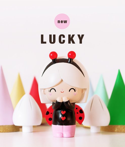Lucky figure by Momiji, produced by Momiji. Detail view.