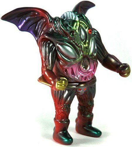 Luftkaiser - HP figure by Paul Kaiju, produced by Toy Art Gallery. Front view.