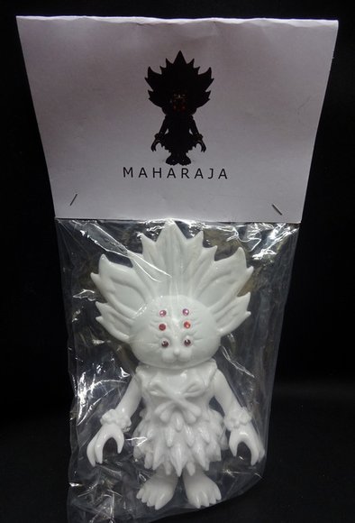 Maharaja figure by Sio, produced by Angel Abby. Packaging.