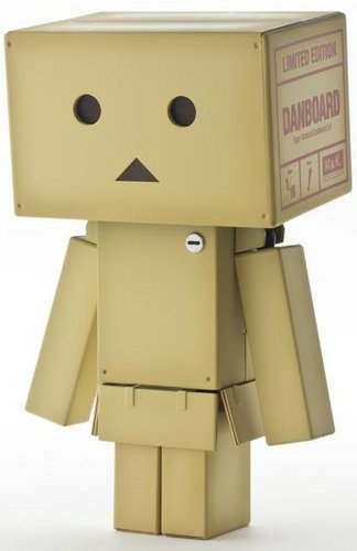 Ma.K.DANBOARD #002 Ma.K.BOX figure by Enoki Tomohide, produced by Kaiyodo. Front view.