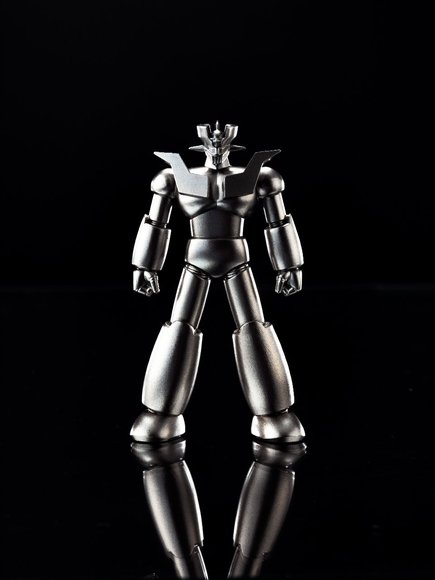 Mazinger Z figure, produced by Bandai. Front view.