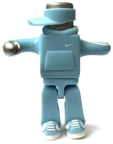 MC N.R.G Kubrick figure by Nike, produced by Medicom Toy. Front view.