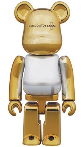 MEDICOM TOY PLUS BE@RBRICK GOLD CHROME Ver. 100％ figure, produced by Medicom Toy. Front view.