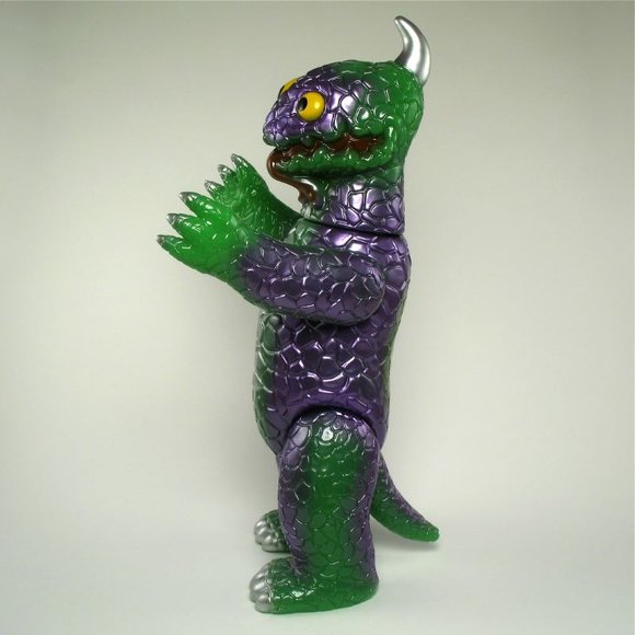 Miborah - Green, Metallic Purple figure by Kiyoka Ikeda. Side view.