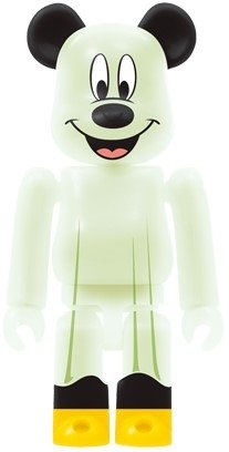 Mickey Mouse Be@rbrick 100% - Haunted Ver. figure by Disney, produced by Medicom Toy. Front view.
