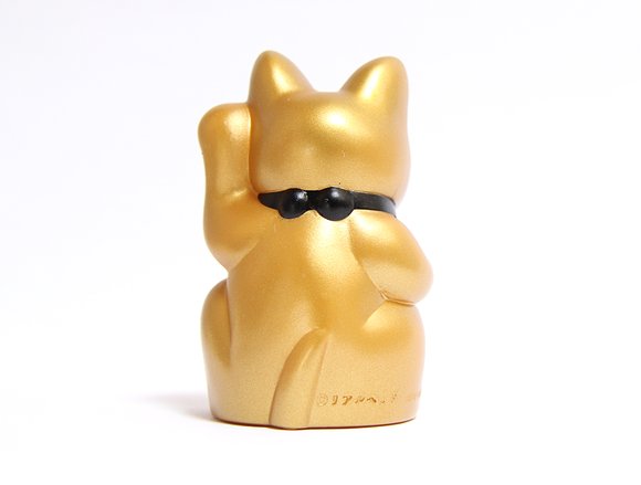 Mini Fortune Cat figure by Mori Katsura, produced by Realxhead. Back view.