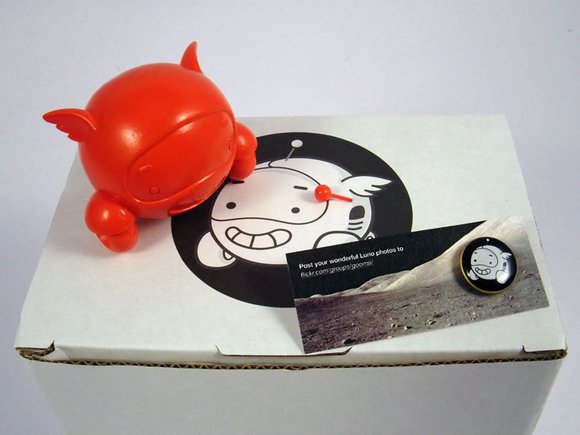 Mini Luno figure by Sergey Safonov, produced by Crazylabel. Packaging.