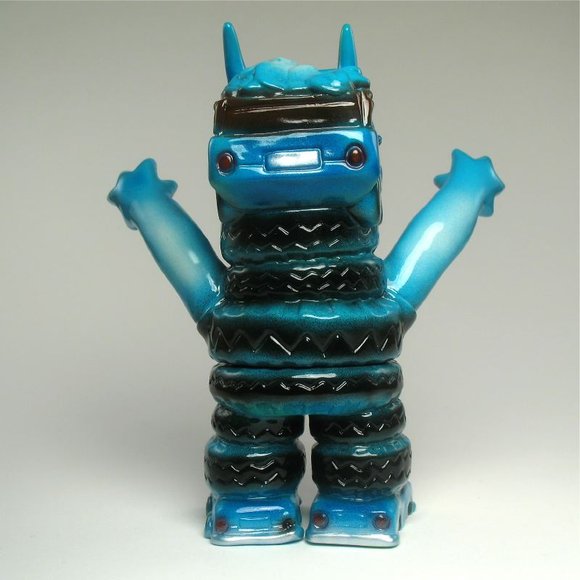 Mini Smogun - Light Blue, Black figure by Kiyoka Ikeda. Back view.