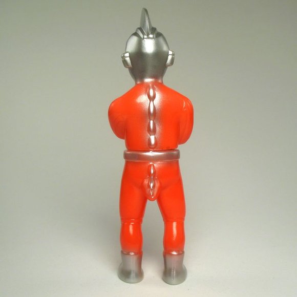 Mini Thrashman - GID, Red, Silver figure by Kiyoka Ikeda. Back view.