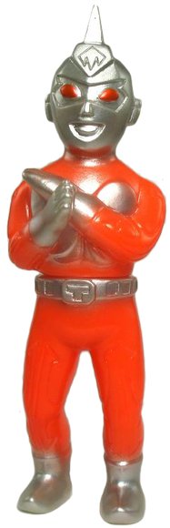 Mini Thrashman - GID, Red, Silver figure by Kiyoka Ikeda. Front view.
