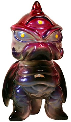 Mini TriPus figure by Mark Nagata X Dead Presidents, produced by Max Toy Co.. Front view.