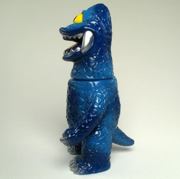 Mini Zagoran - Blue, Light Blue figure by Kiyoka Ikeda. Side view.