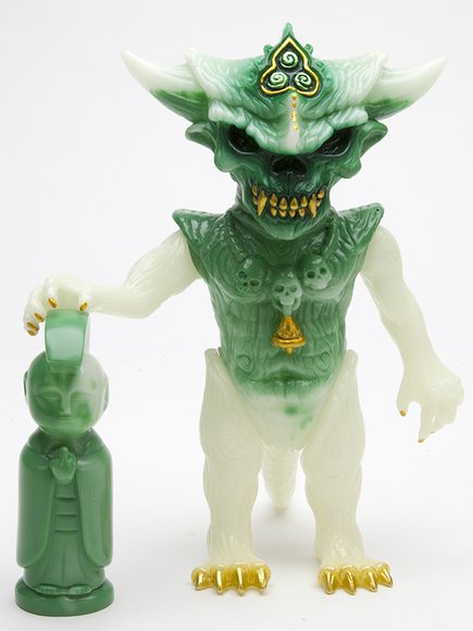 MIXED PARTS LUCKY CHARMS APALALA (A) figure by Toby Dutkiewicz, produced by Devils Head Productions. Front view.