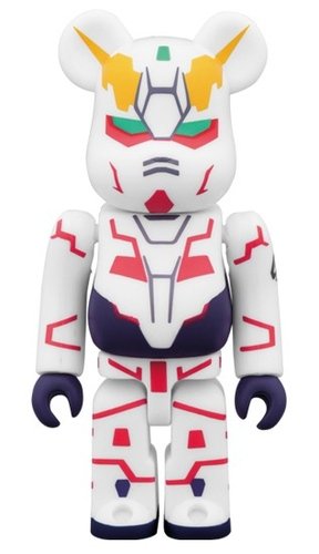 MOBILE SUIT GUNDAM UC BE@RBRICK 100% figure, produced by Medicom Toy. Front view.