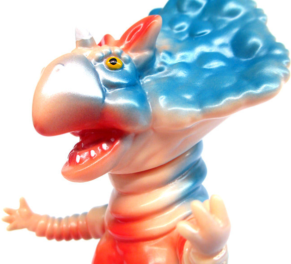 Monoclon – American Cherry figure by Hiramoto Kaiju, produced by Cojica Toys. Detail view.