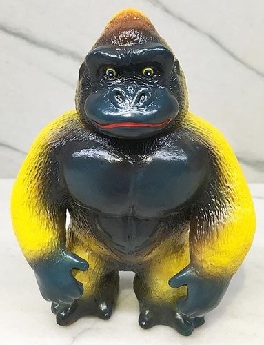 Mount Gorilla - 10th figure by Mount Workshop, produced by One-Up. Front view.