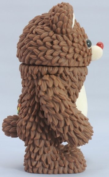 Muckey （ムッキー) - Crazy Chocolate figure by Hiroto Ohkubo, produced by Instinctoy. Side view.