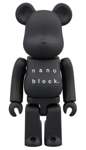 nanoblock TM 2PACK SET B BE@RBRICK 100% figure, produced by Medicom Toy. Front view.