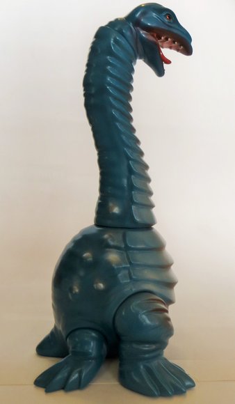 Neclong (ネクロング) - Blue & Silver figure by Hiramoto Kaiju, produced by Cojica Toys. Side view.